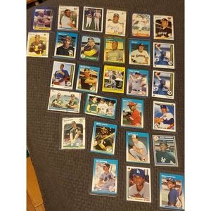 Lot of baseball cards. Very mint, centered crisp corners, clean edges